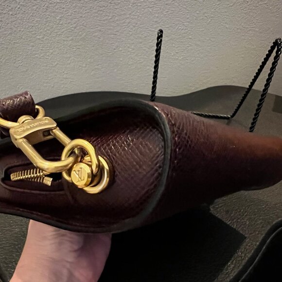 Louis Vuitton Taiga Leather Pochette Voyage Clutch - Rare colorway VI0051 COA - Picture 4 of 9